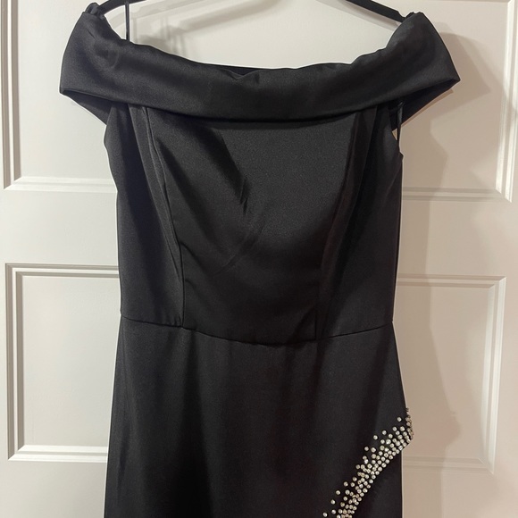 ASHLEYLauren One of a Kind Gown - Picture 3 of 12